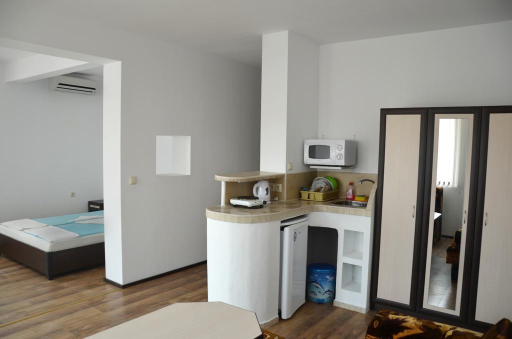 Kani Studios Szozopol Szoba fotó